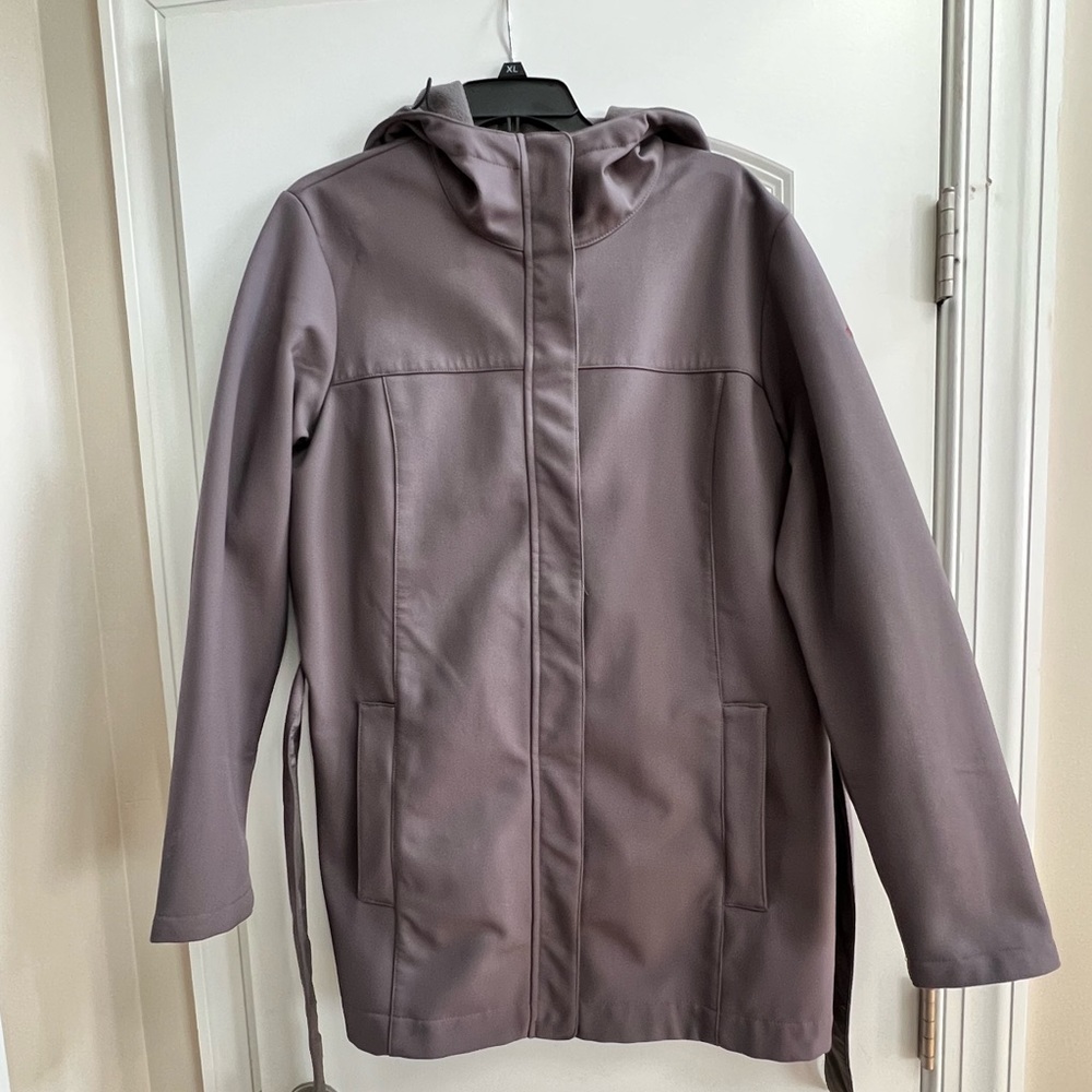 Women’s Columbia winter coat. Size XL. Color gray. Trench coat style